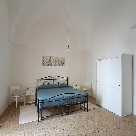 Mescia Giuditta Dimora Rustica Salentina * Felline